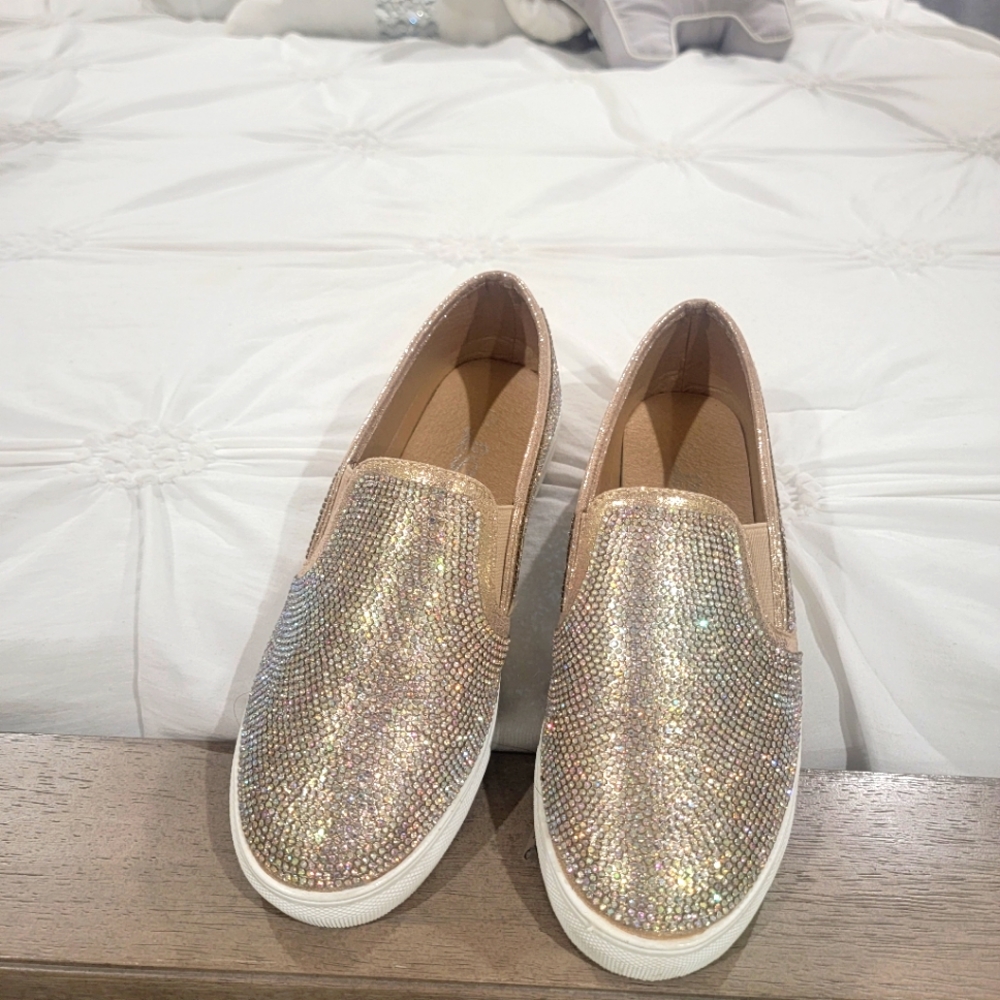 Jeweled Tomstyle shoe